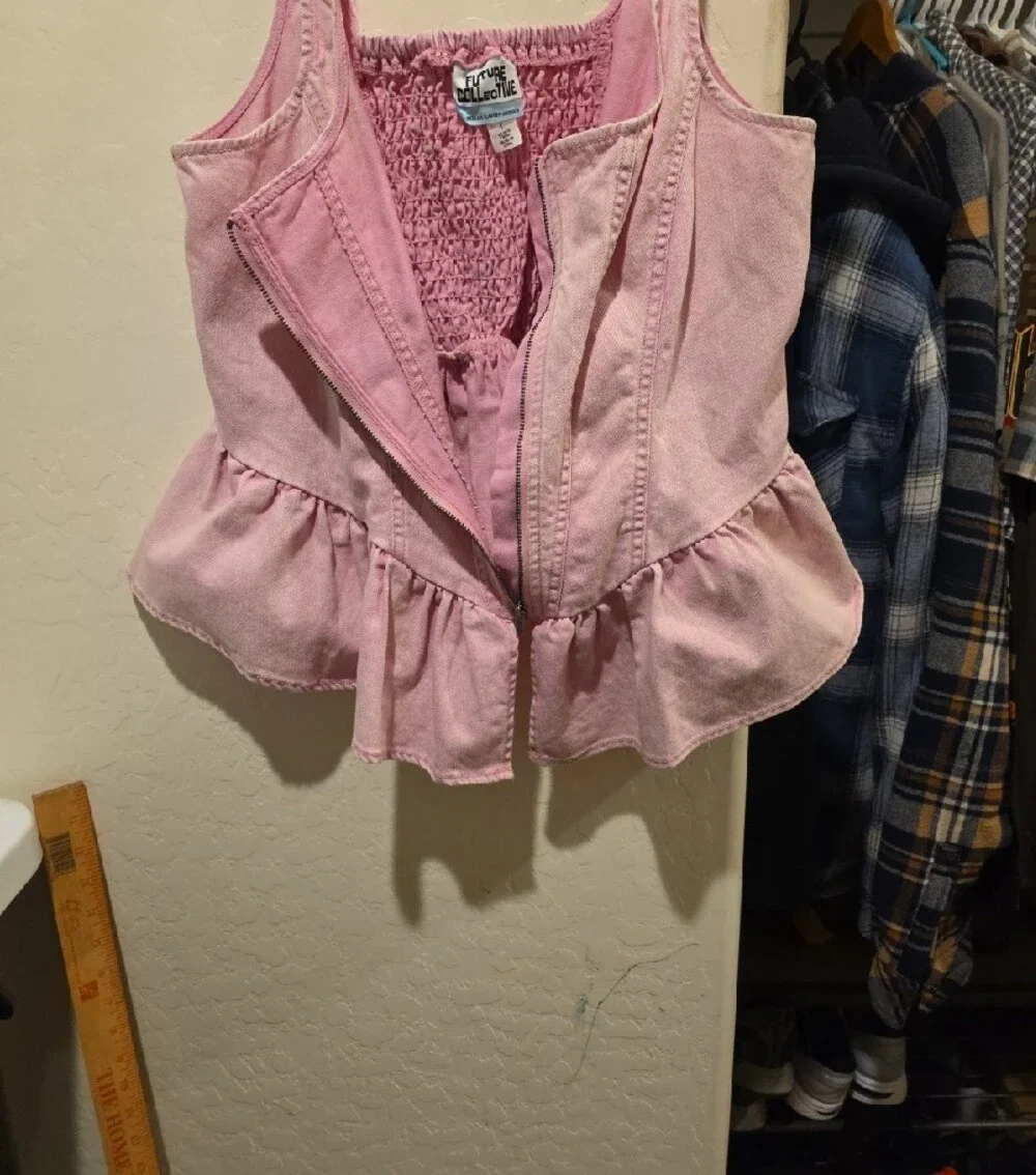 Pink Zip-Front Peplum Crop Top - Picture 5 of 8